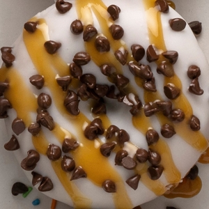 Picture of Vanilla Icing with Mini Chocolate Chips & Salted Caramel Drizzle